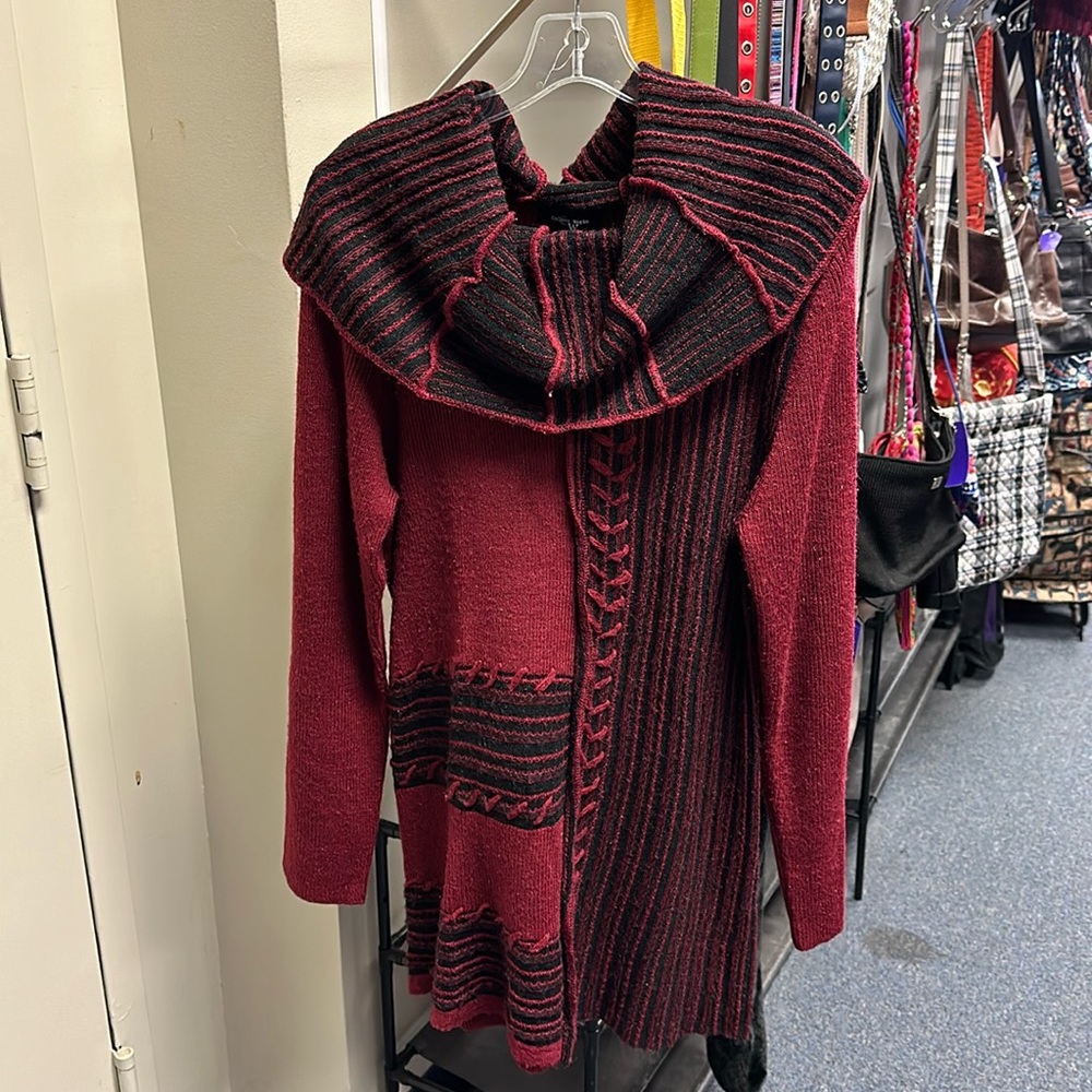 💜Colour Works Red Black Sweater XL